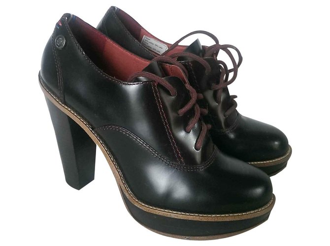 Tommy Hilfiger Lace-Up Shoes brown