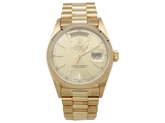 Rolex "Day-Date" watch in yellow gold on yellow gold President's bracelet.  ref.113043