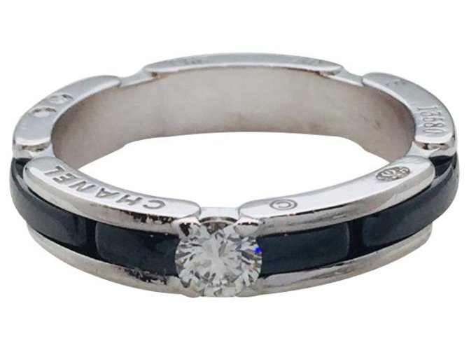 Chanel ring "Ultra" model in white gold, black ceramic, diamond.  ref.113058
