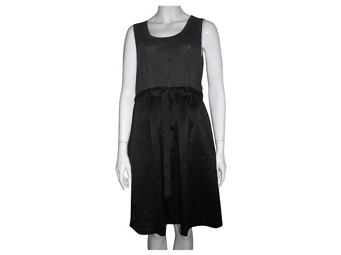 Vera Wang Simply Vera Kleid aus schwarzem und grauem Satin