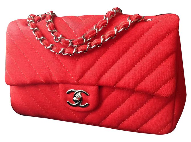 Timeless Chanel Zeitloser klassischer Flap Bag Chevron Rot Tuch  ref.113395