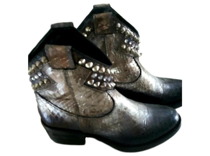 Strategia Ankle Boots Silver Leather Python Silvery