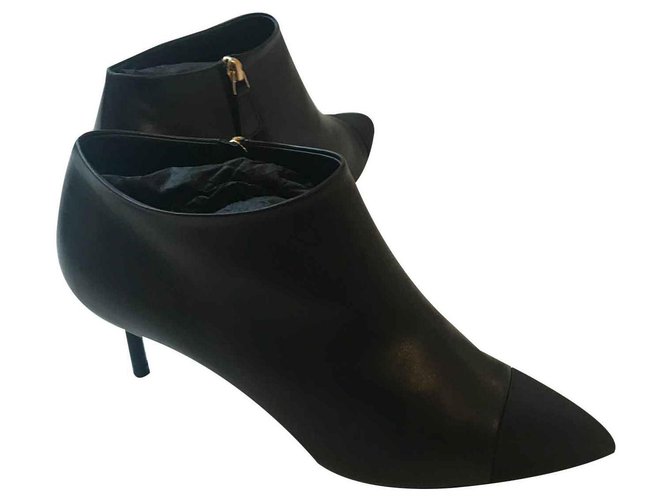 Chanel Ankle Boots Black Leather  ref.113560