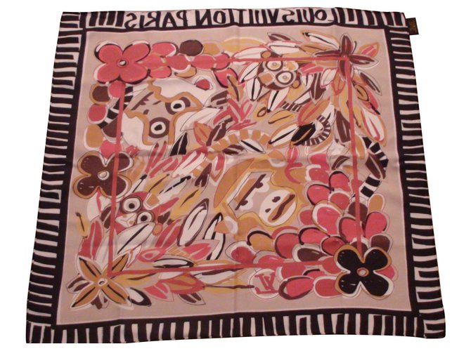 Louis Vuitton Silk scarves Light brown  ref.113642