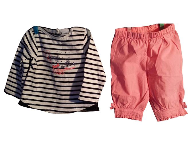 3pommes T-shirt da menina e bermudas 6 meses de idade. marcado 3 maçãs