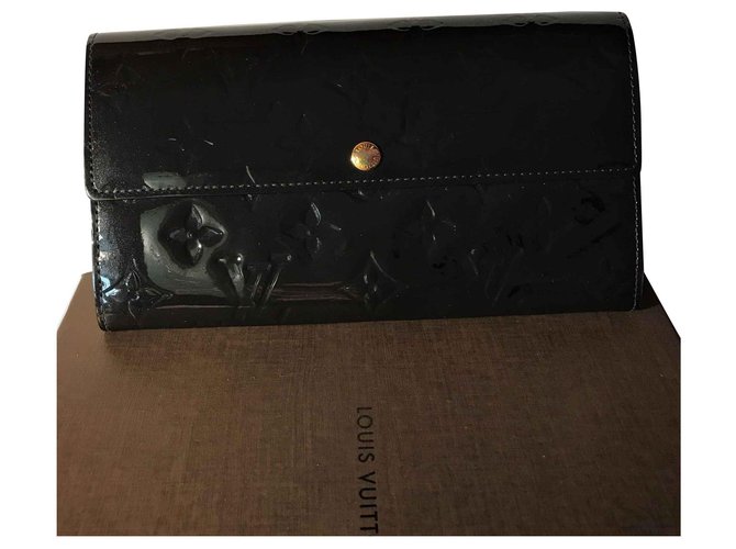 Louis Vuitton model "Sarah" Limited Edition Black Patent Leather  ref.113810