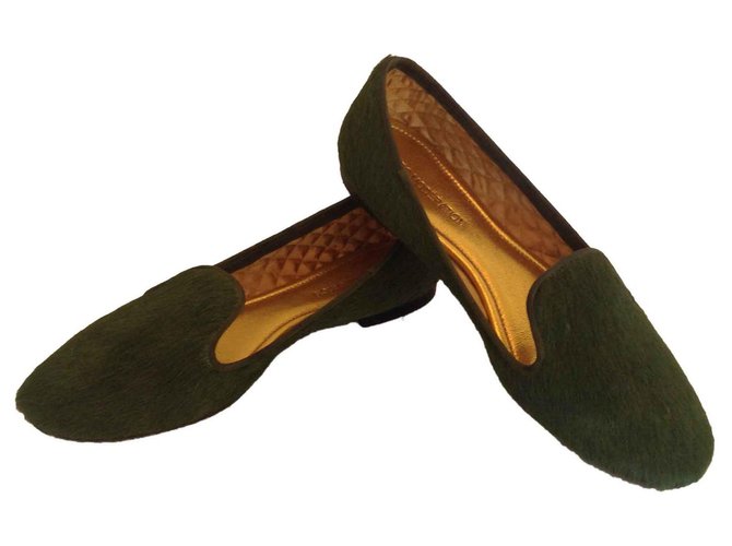 Autre Marque Vert olive AVEC MODRATION Chaussures Slipper Veau façon poulain Vert foncé  ref.113958