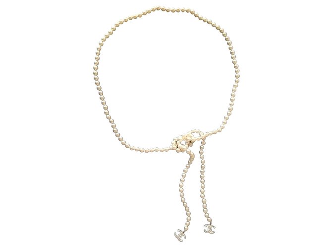 Chanel, Halskette Gürtel Weiß Metall Perle Harz  ref.113960