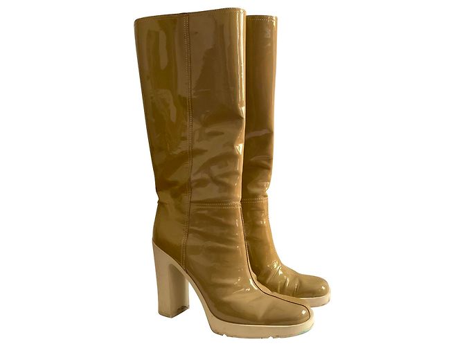 Miu Miu Lackstiefel