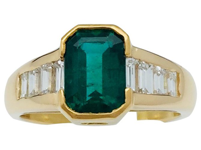 inconnue Yellow gold ring, emerald and diamonds.  ref.114865