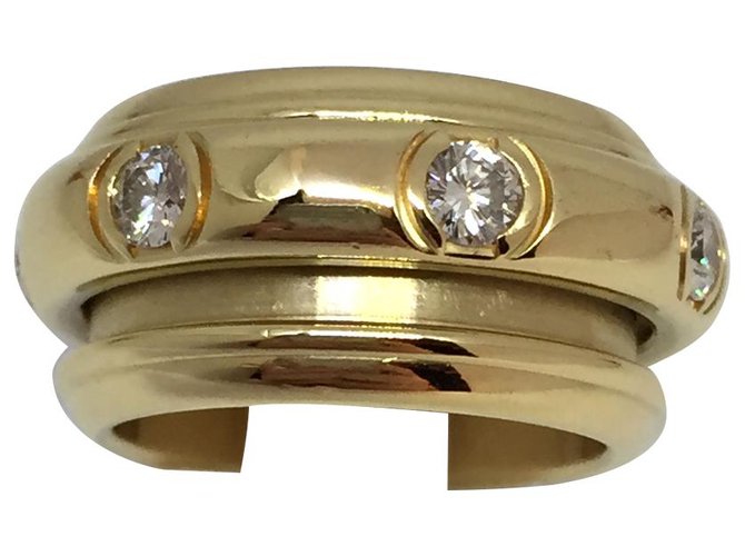 Anel Piaget, Modelo de posse, em ouro amarelo e diamantes.  ref.114894