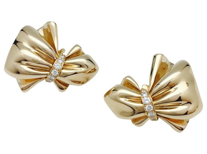 Brincos Van Cleef & Arpels "Bow" em ouro amarelo e diamantes.  ref.114895