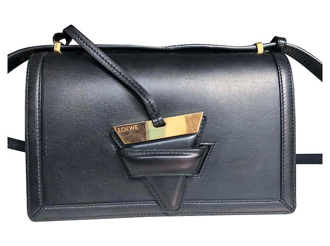 Bolsa Loewe Barcelona em couro preto