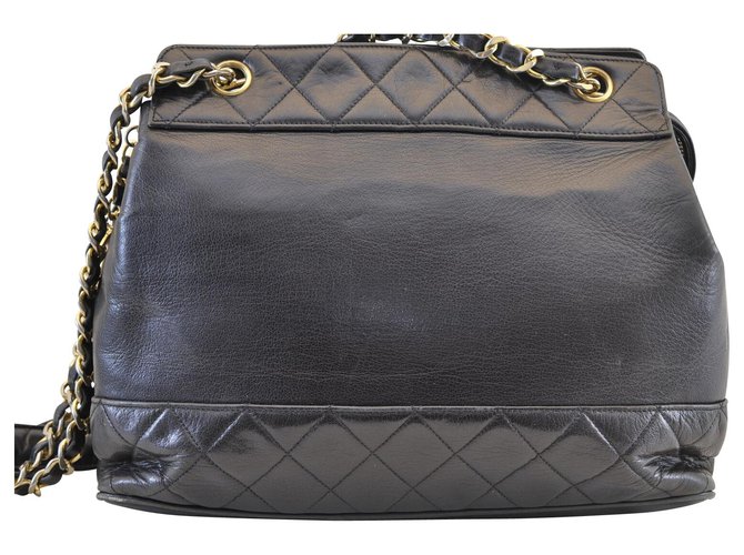 Chanel Vintage Shoulder Bag Black Leather  ref.115055
