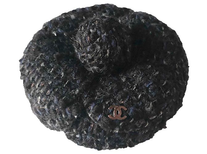 Chanel, Kamelienbrosche Tweedschwarzgrau