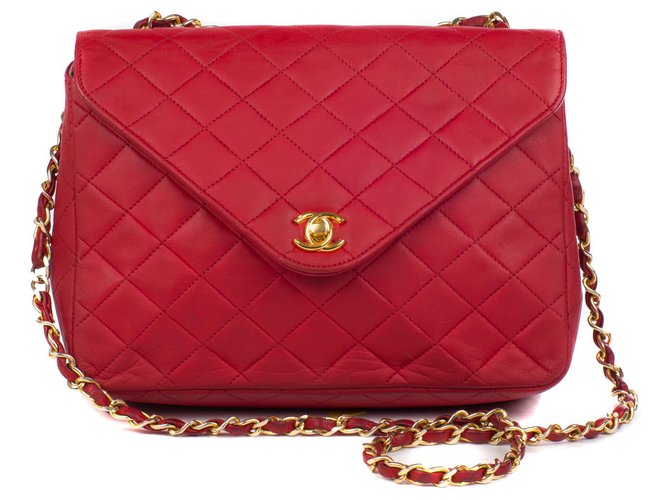 Chanel Mademoiselle vintage vermelho acolchoado bolsa de couro, jóias de ouro em bom estado!  ref.115460