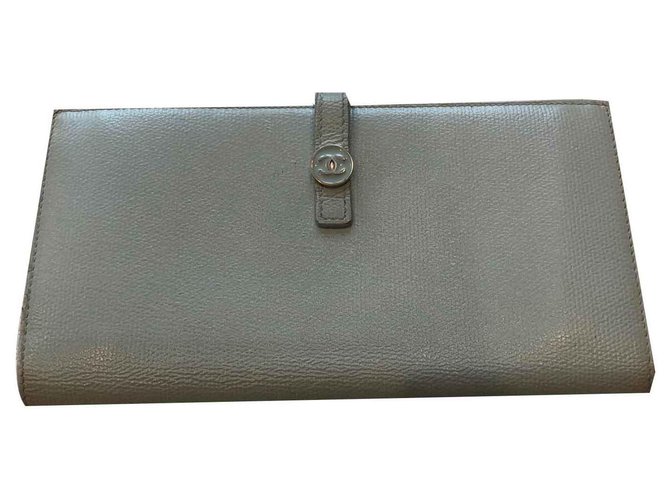 Chanel Brieftasche Hellblau Leder  ref.115628