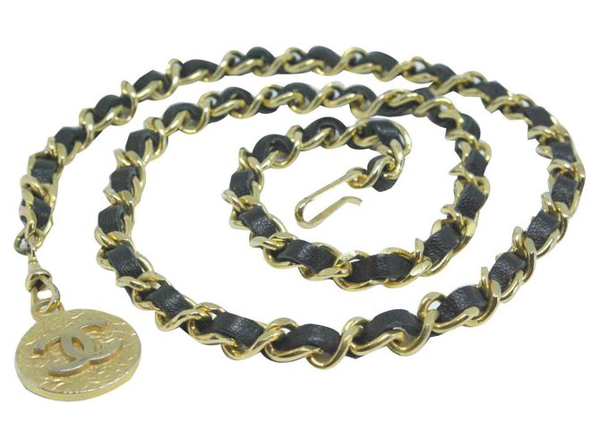 Chanel Cinto de corrente com medalhão Preto Dourado Couro Metal  ref.115631