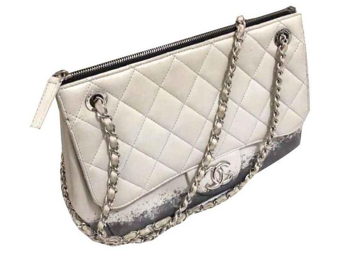 Chanel Handbags Multiple colors Leather  ref.115664