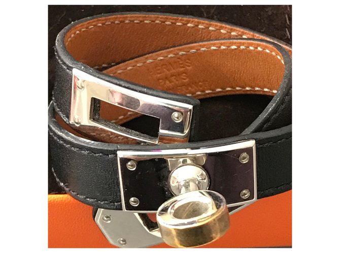 Hermès "Kelly" Armband aus Palladium und schwarzem Kalbsleder  ref.115670