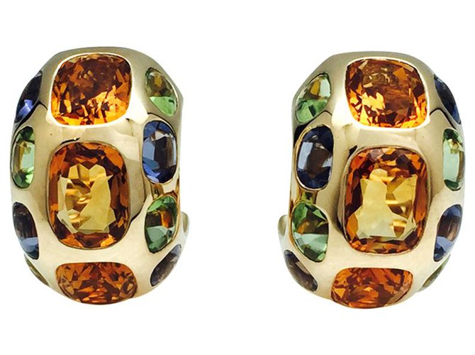 Boucles d'oreilles Chanel, modèle "Coco", or jaune et pierres fines. Or blanc  ref.115718