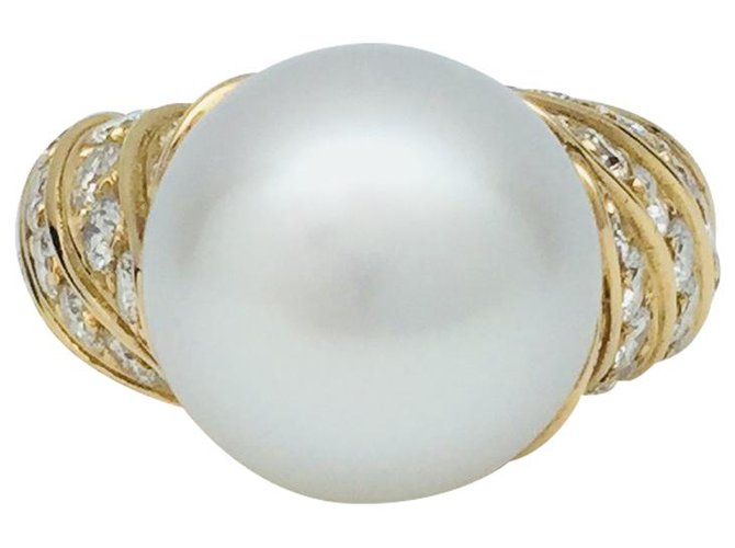 Autre Marque Bague en or jaune Tabbah, perle blanche et diamants.  ref.115738