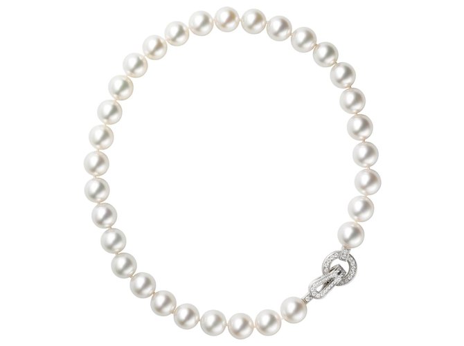 Cartier pearl necklace "Agrafe" collection, white gold and diamond clasp.  ref.115745