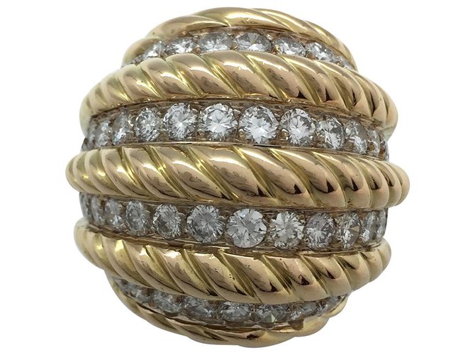 inconnue Large yellow gold dome ring, diamants.  ref.115777