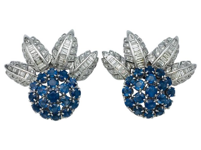 inconnue White gold earrings, sapphires and diamonds.  ref.115867