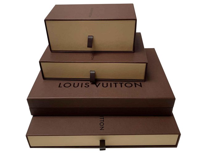 Lot de boites en carton Louis Vuitton toutes tailles Marron  ref.115927