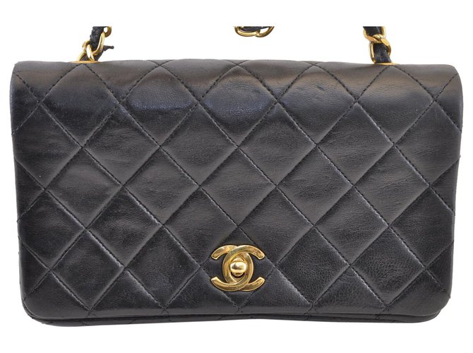 Chanel Vintage Shoulder Bag Black Leather  ref.116395