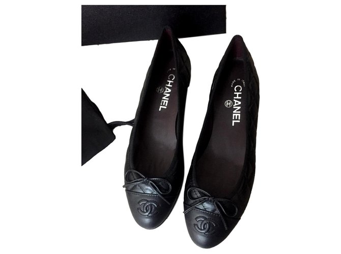 Chanel Zapatillas de ballet Negro Cuero  ref.117081