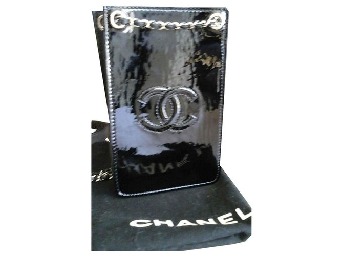 Chanel Sacos de embreagem Preto Couro envernizado  ref.117103