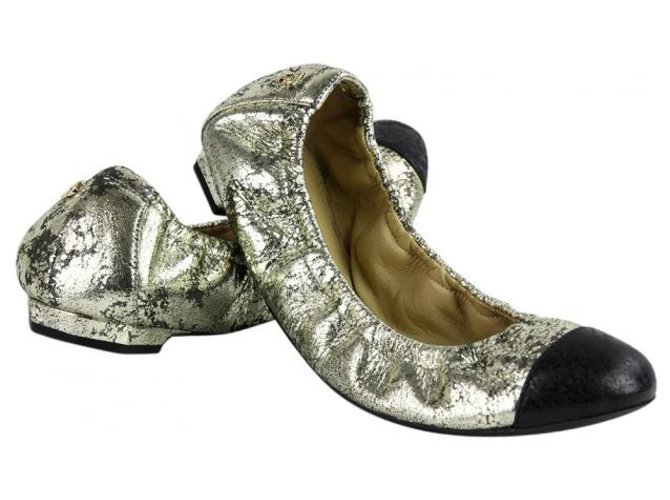 Chanel Zapatillas de ballet Dorado Cuero  ref.117140