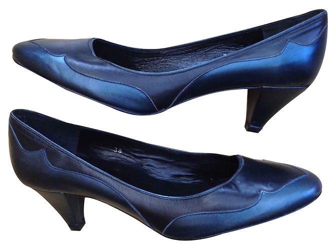 Gaspard Yurkievich Two-tone leather pumps Black Blue