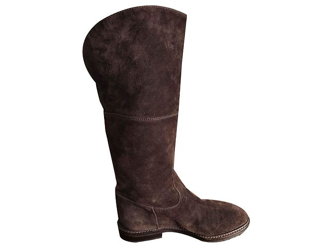 Botas altas Chanel de piel de ciervo marrón oscuro