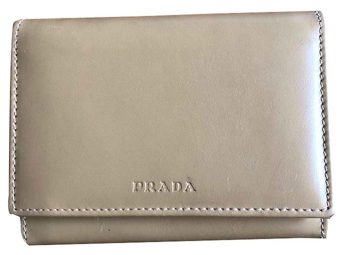 Prada Geldbörse und Kartenhalter aus Glattleder beige