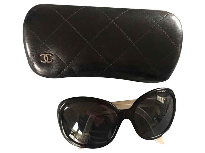 Chanel Des lunettes de soleil Noir Blanc  ref.117732