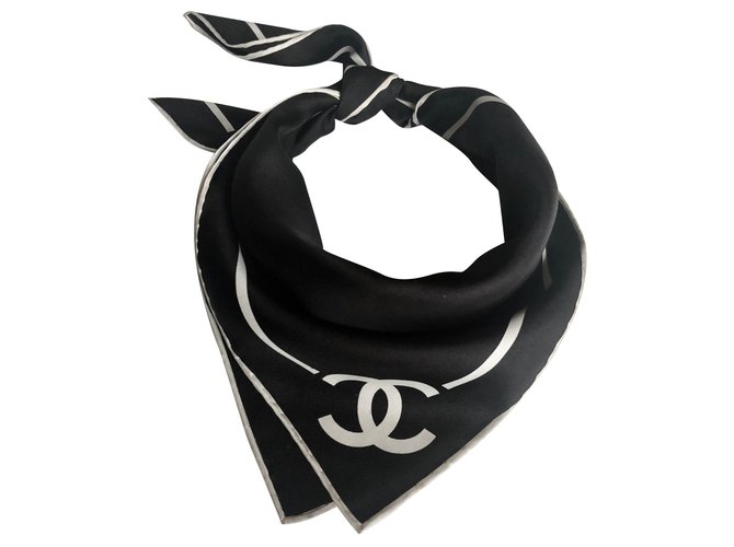 black and cream scarf