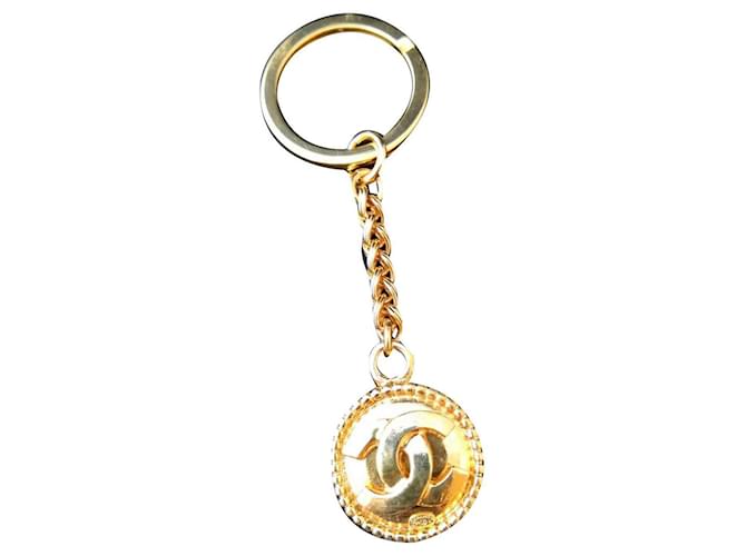 Superbe porte clef bijou de sac Chanel Acier Doré  ref.118476