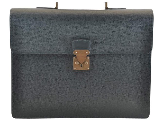 Louis Vuitton Taiga Business Bag Verde Pelle  ref.118685