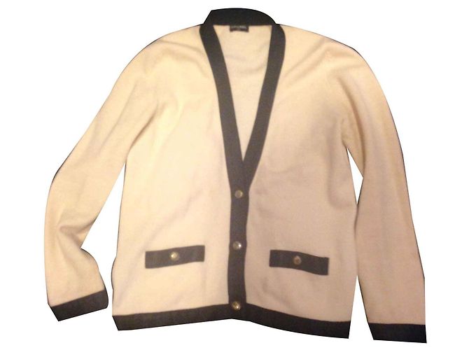 CHANEL TWINSET Beige