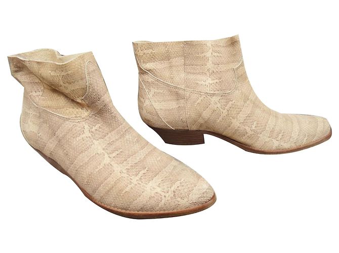 boots Surface to Air model Kim Boots V2 Beige