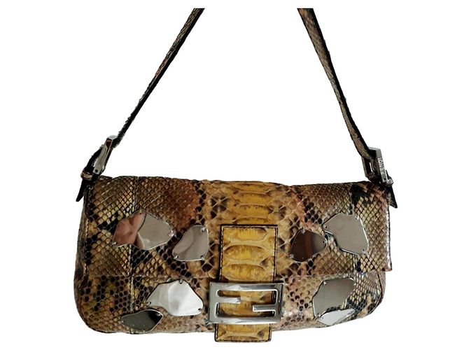 Fendi baguette de edición limitada