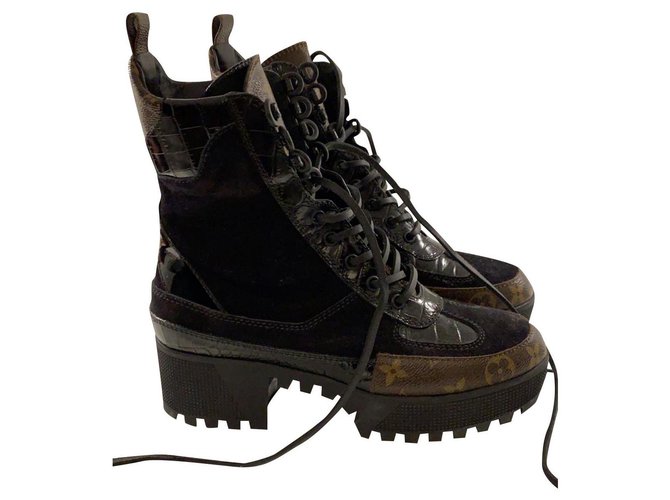 Louis Vuitton Desert boots Multiple colors Leather ref.118927 - Joli Closet