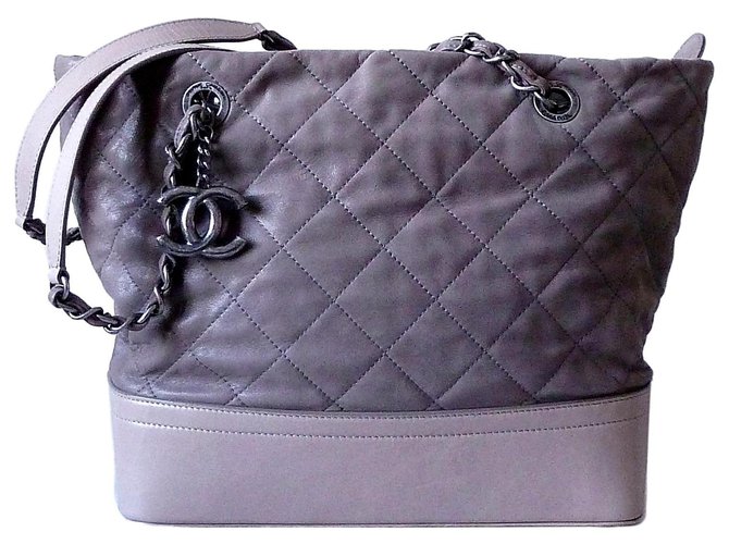 CHANEL CABAS SHOPPING Grey Leather  ref.119702