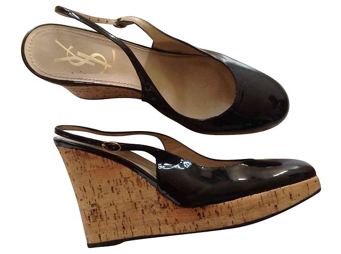 Yves Saint Laurent LEATHER LEATHER SANDALS. Black