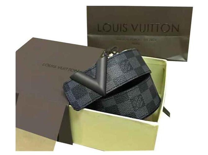 Louis Vuitton Ceintures Cuir Argenté  ref.120397