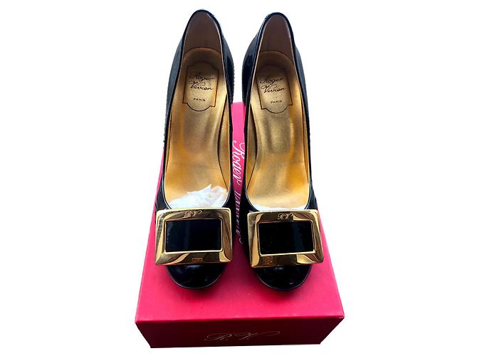 Roger Vivier Pumps aus schwarzem Lackleder Größe 39