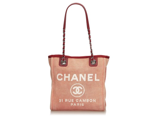 Sac cabas rose Deauville Chanel Cuir Toile Tissu Rouge  ref.120710
